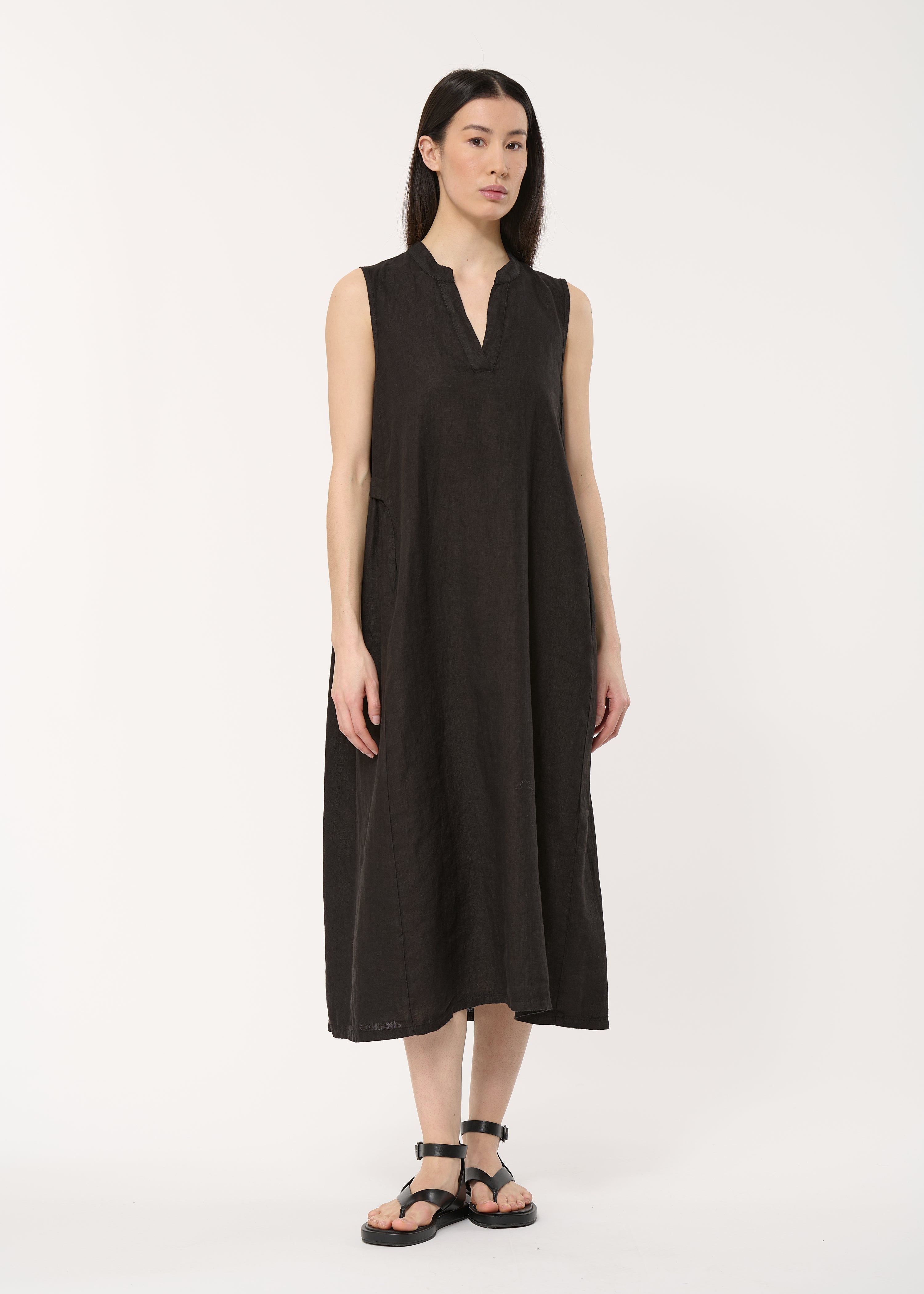 Robe noire évasée en lin - NOIR#couleur_NOIR