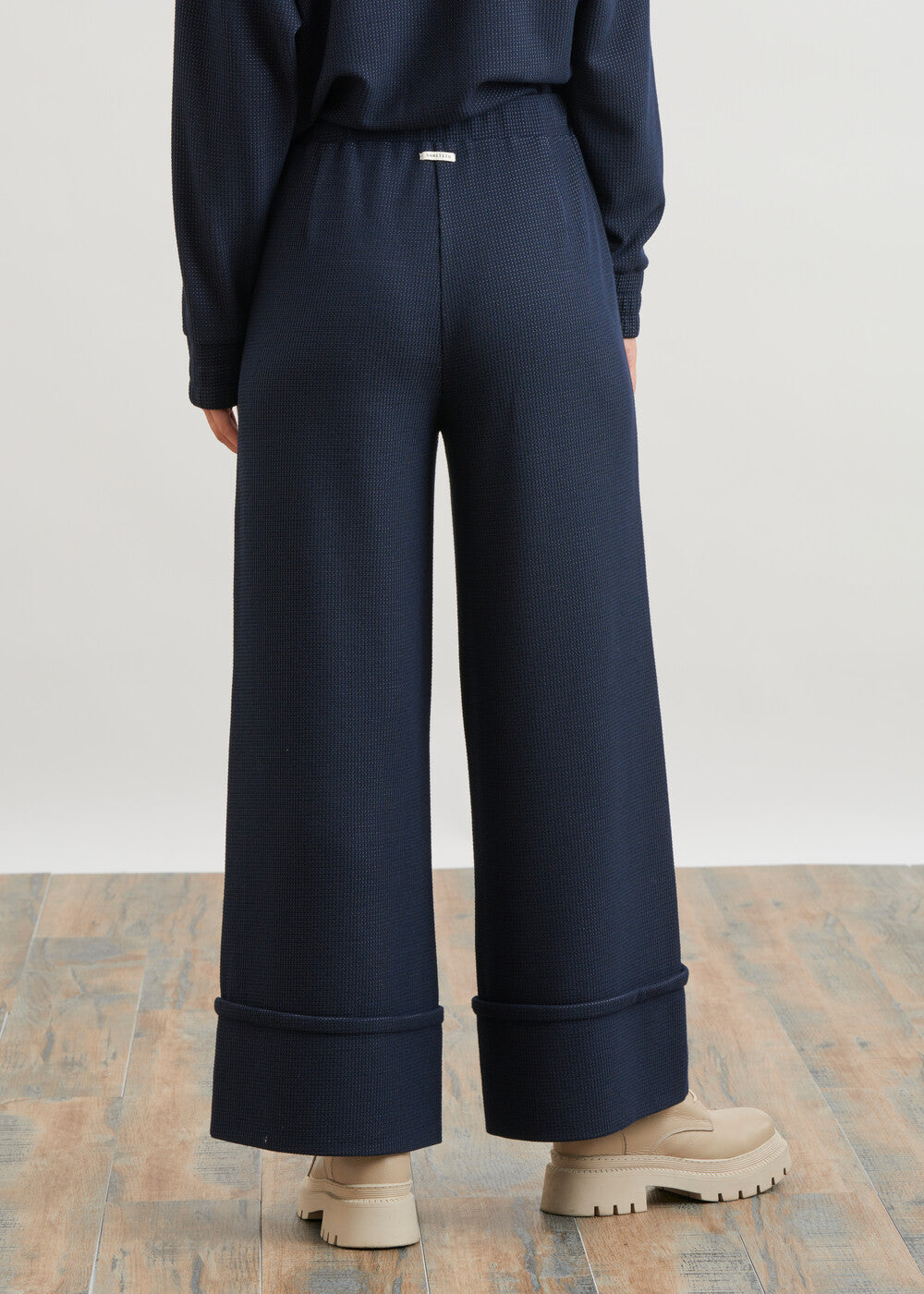 Pantalon large à revers 7/8 en milano texturé  - NAVY#couleur_NAVY
