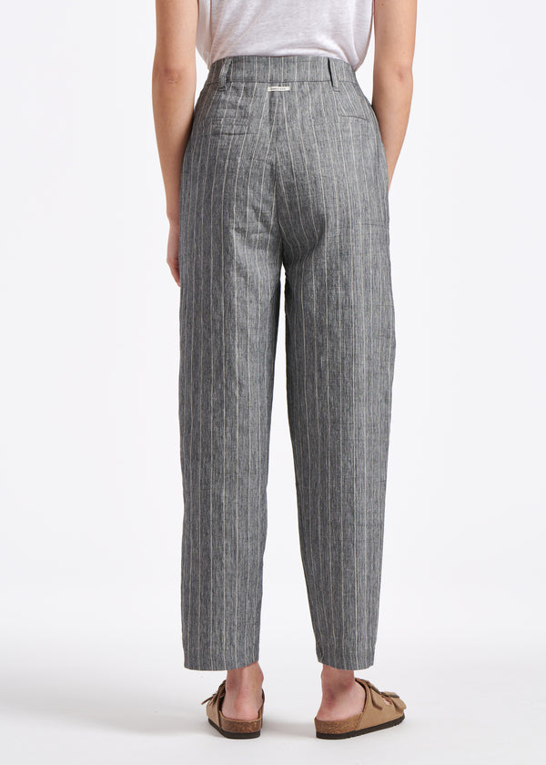 Pantalon carotte gris chiné à fines rayures - BLANC/GRIS#couleur_BLANC/GRIS