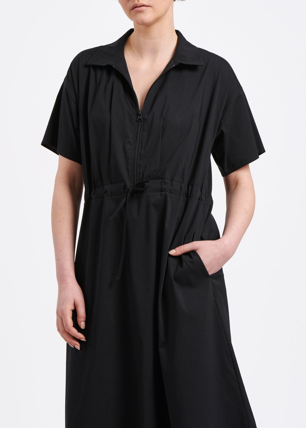 Abito midi nero aderente in popeline di cotone