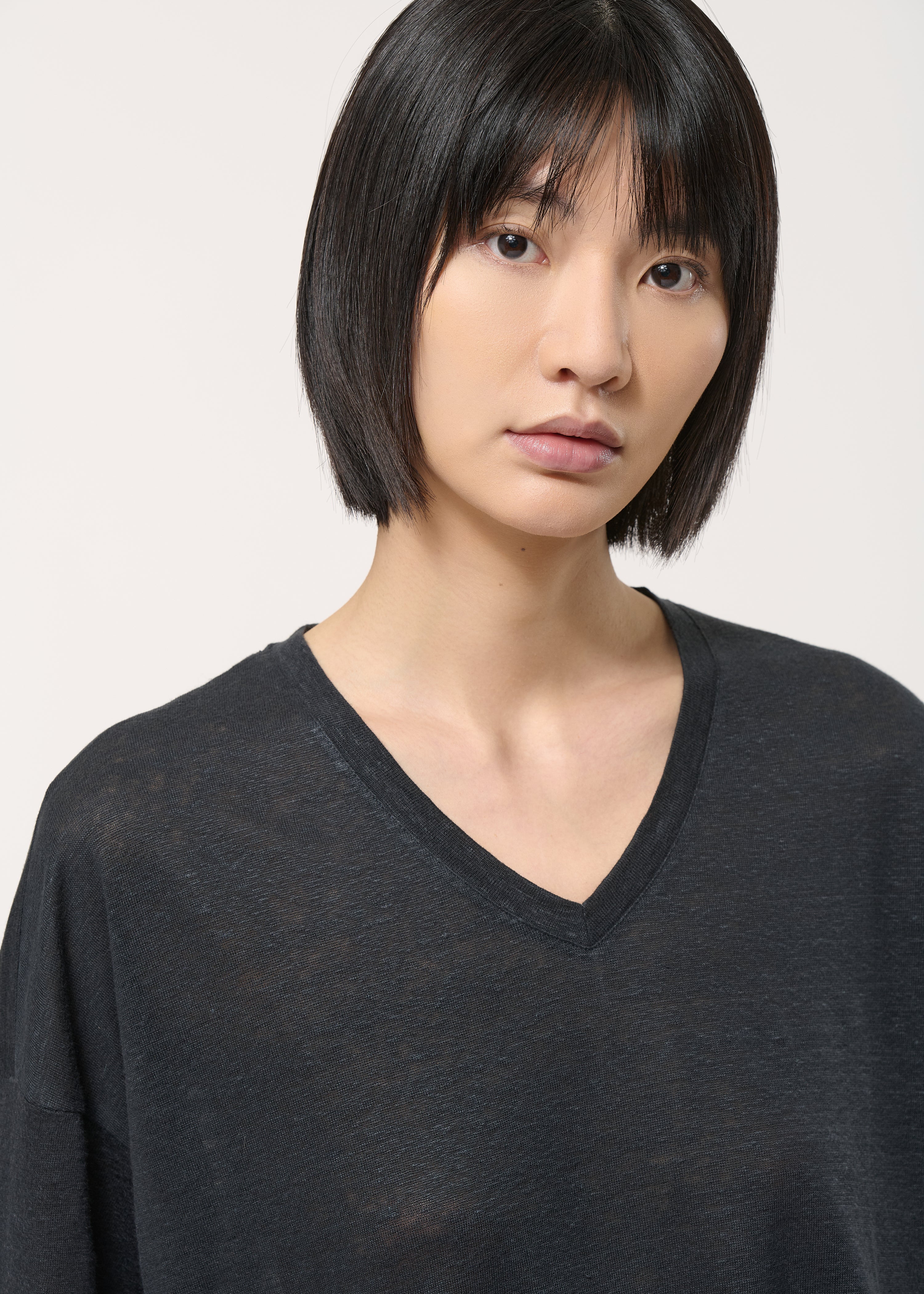 T-shirt noir ample en lin manches courtes - CHARBON#couleur_CHARBON