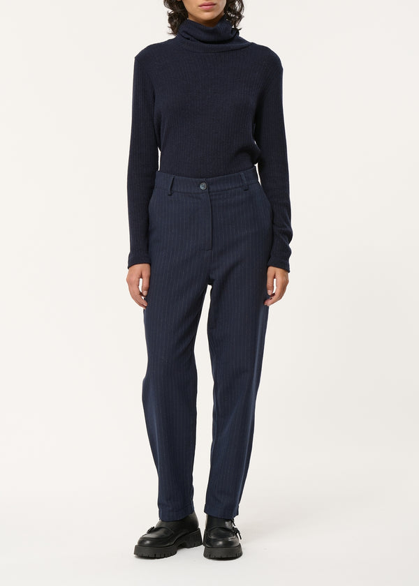 Pantalone carota blu in flanella a righe