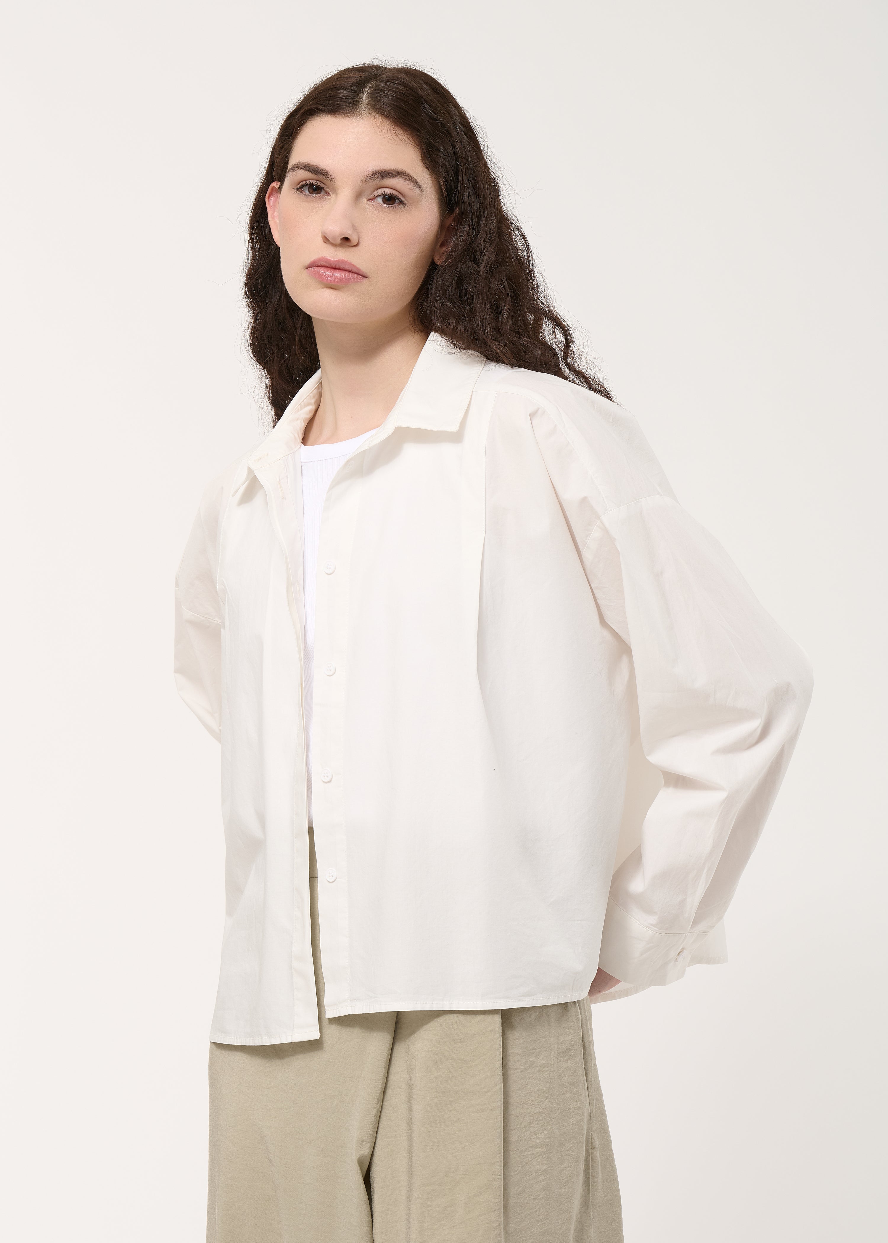 Chemise blanche oversize en popeline de coton - OFF WHITE#couleur_OFF WHITE