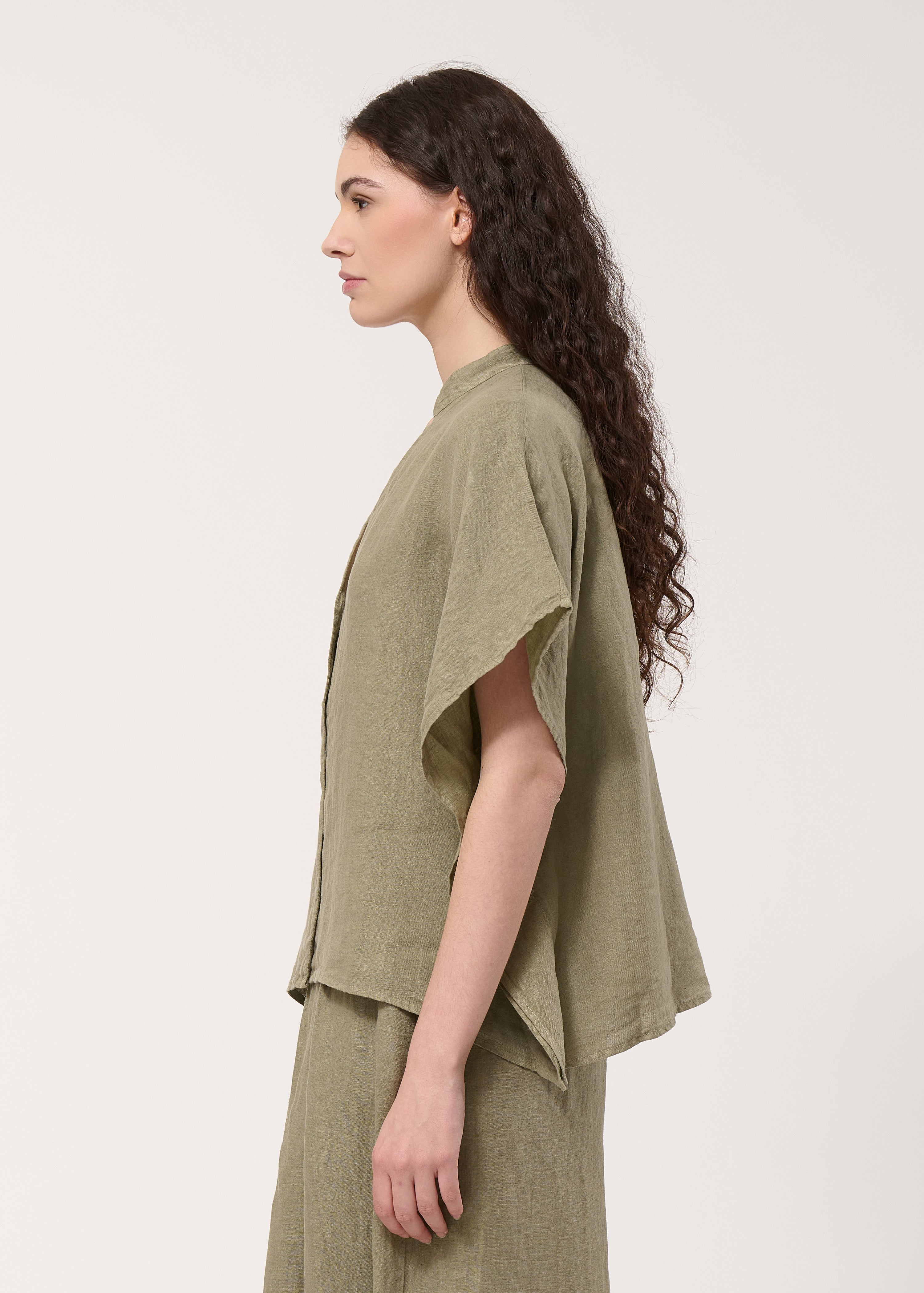 Chemisier kaki oversize en lin - ARMY#couleur_ARMY