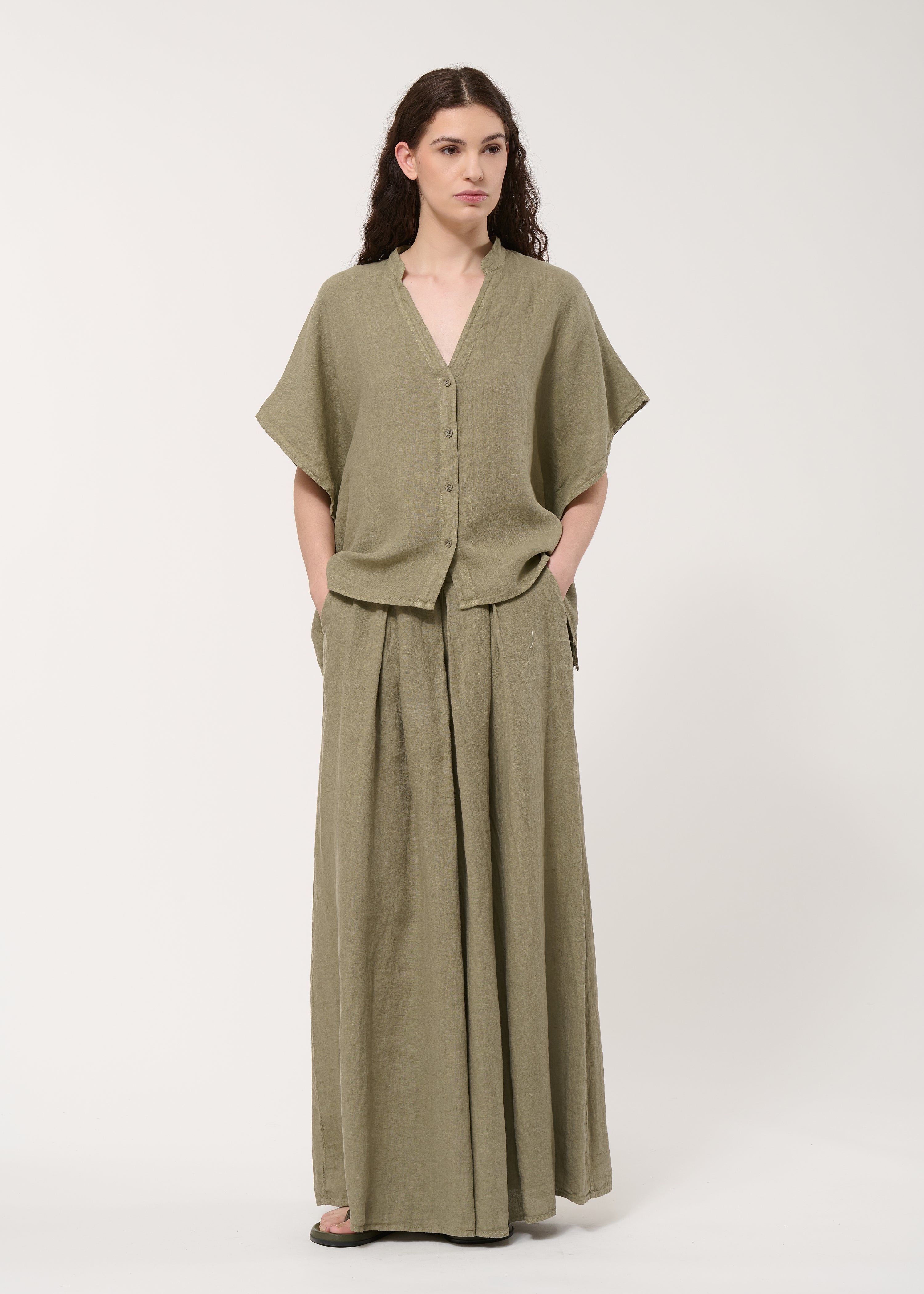 Chemisier kaki oversize en lin - ARMY#couleur_ARMY