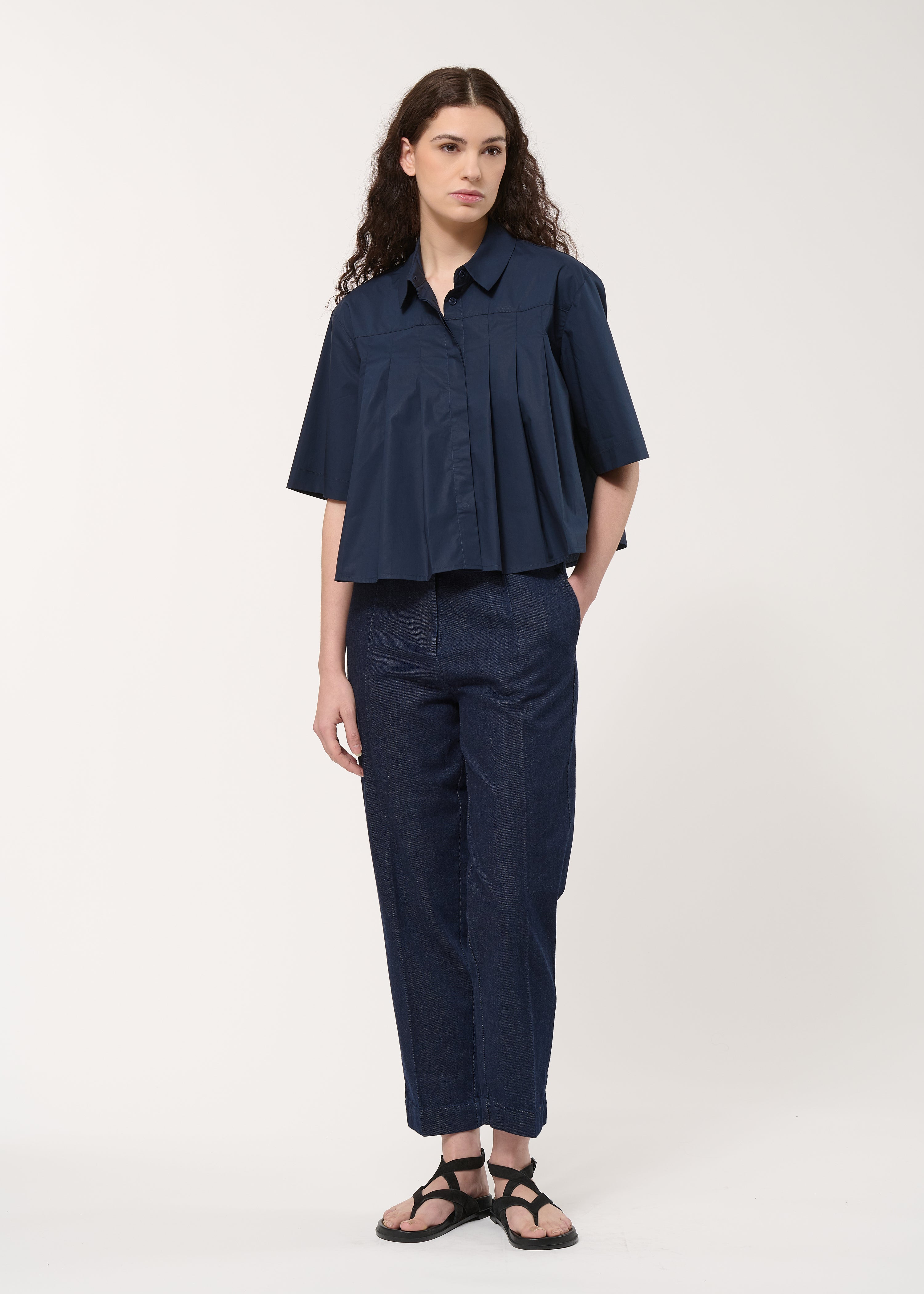 Chemise bleu foncé plissée en popeline de coton - NAVY#couleur_NAVY