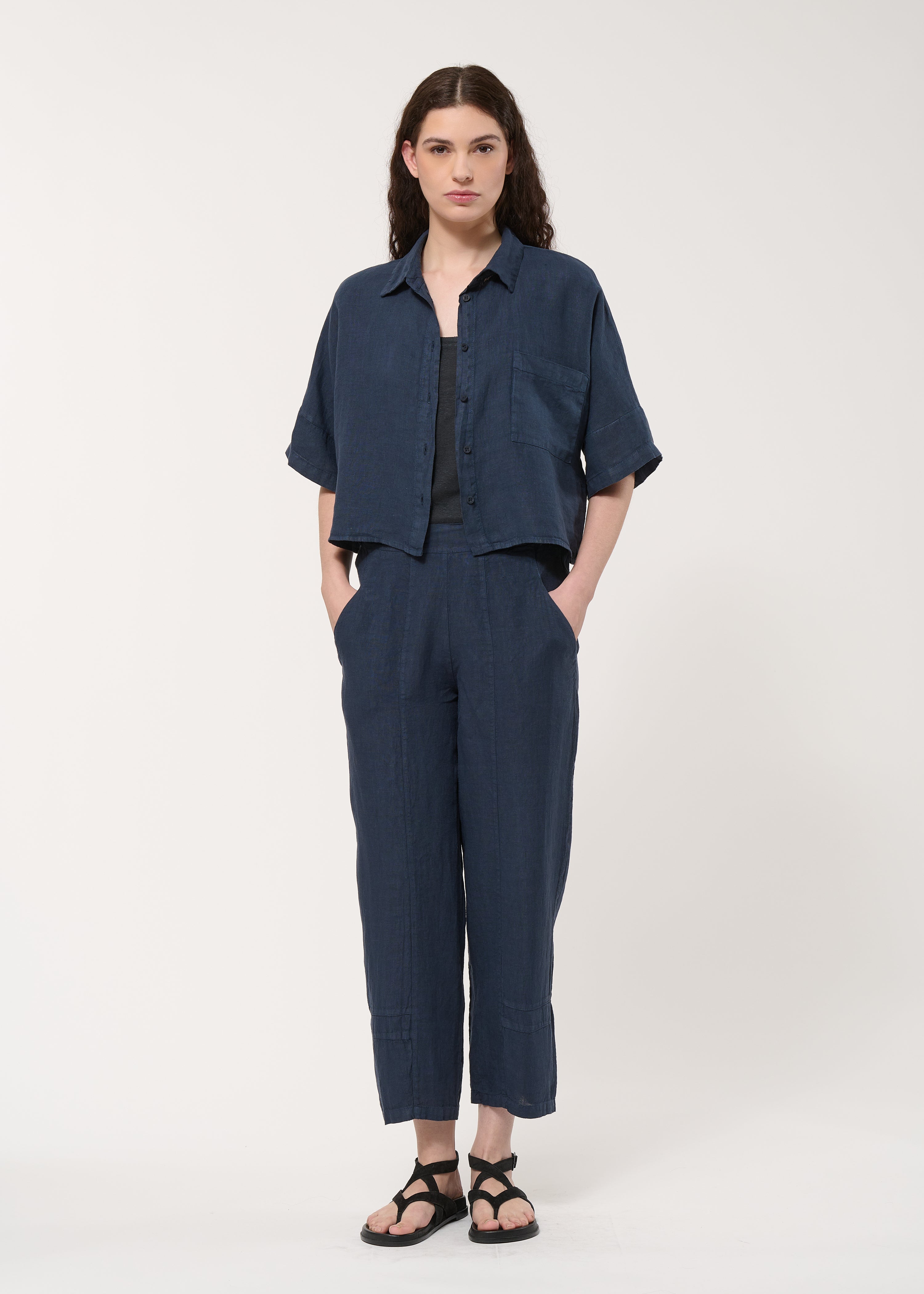 Pantalon bleu foncé 7/8ème en lin - NAVY#couleur_NAVY