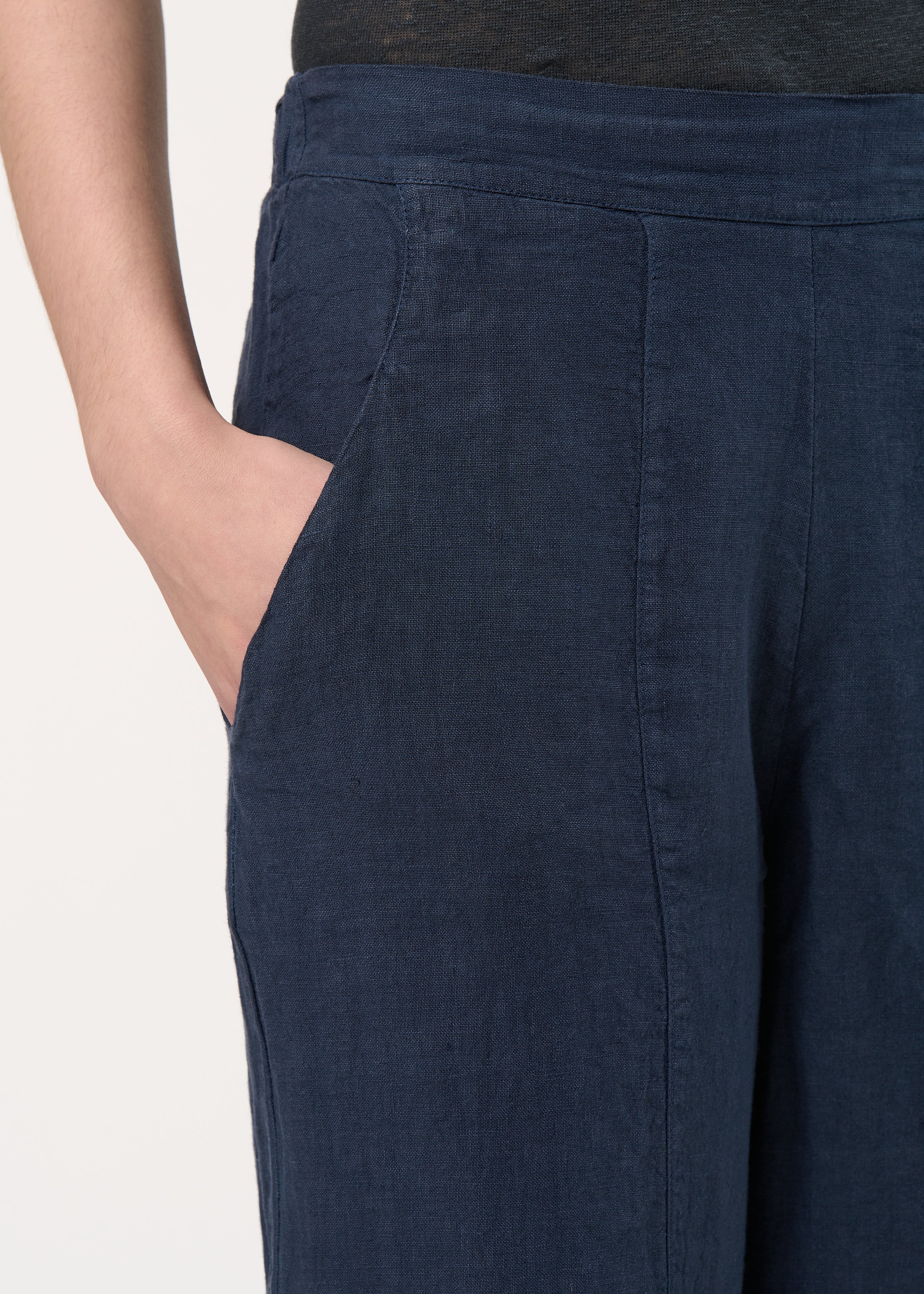 Pantalon bleu foncé 7/8ème en lin - NAVY#couleur_NAVY