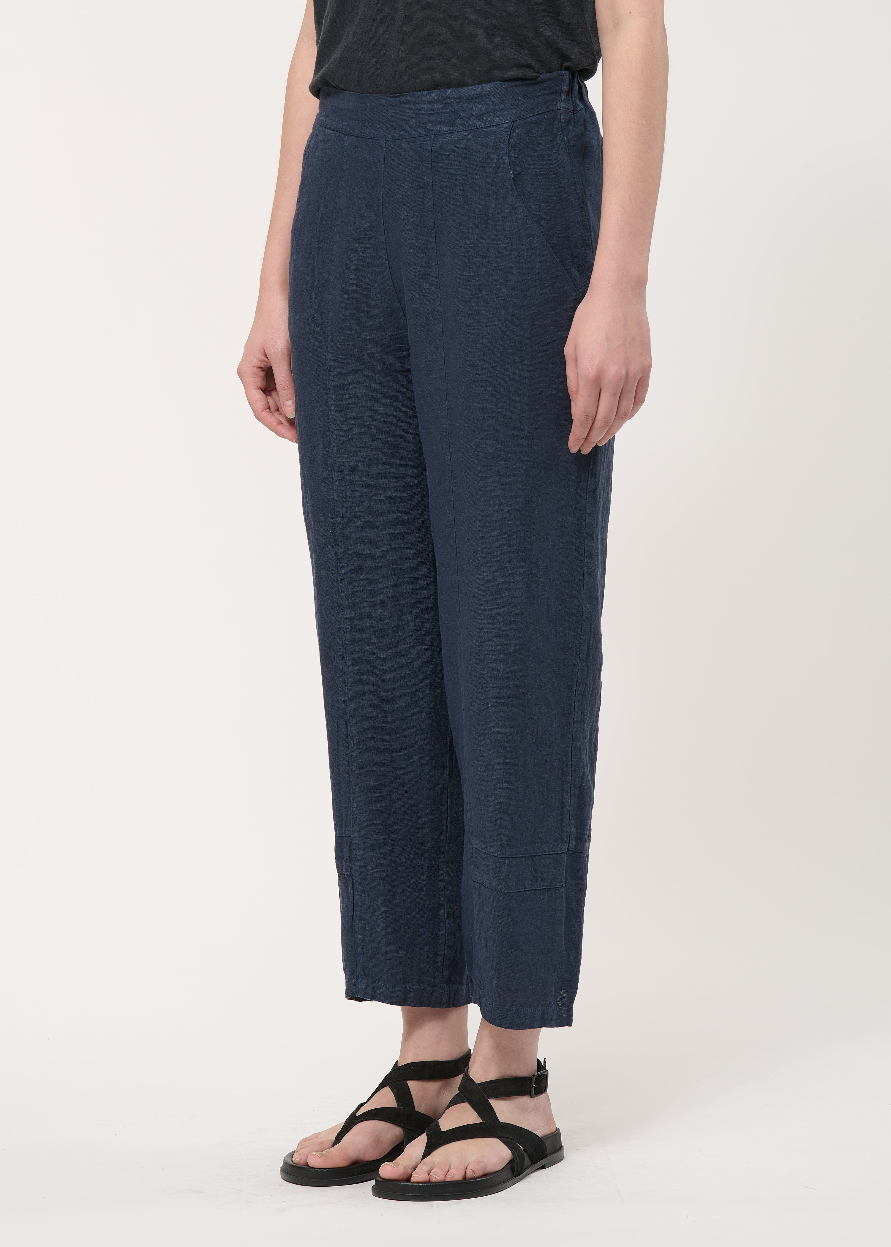 Pantalon bleu foncé 7/8ème en lin - NAVY#couleur_NAVY