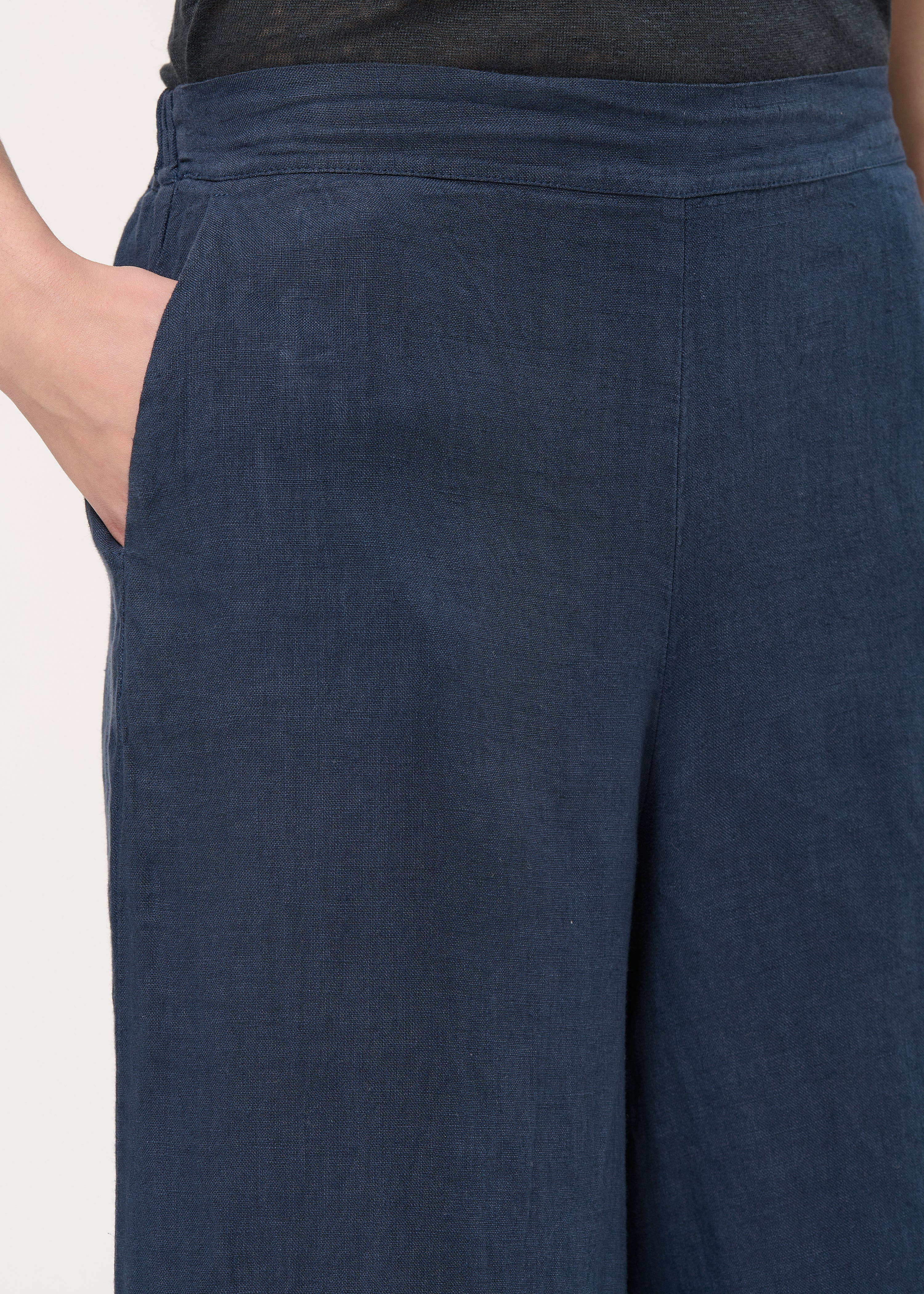Pantalon cropped bleu en lin - NAVY#couleur_NAVY