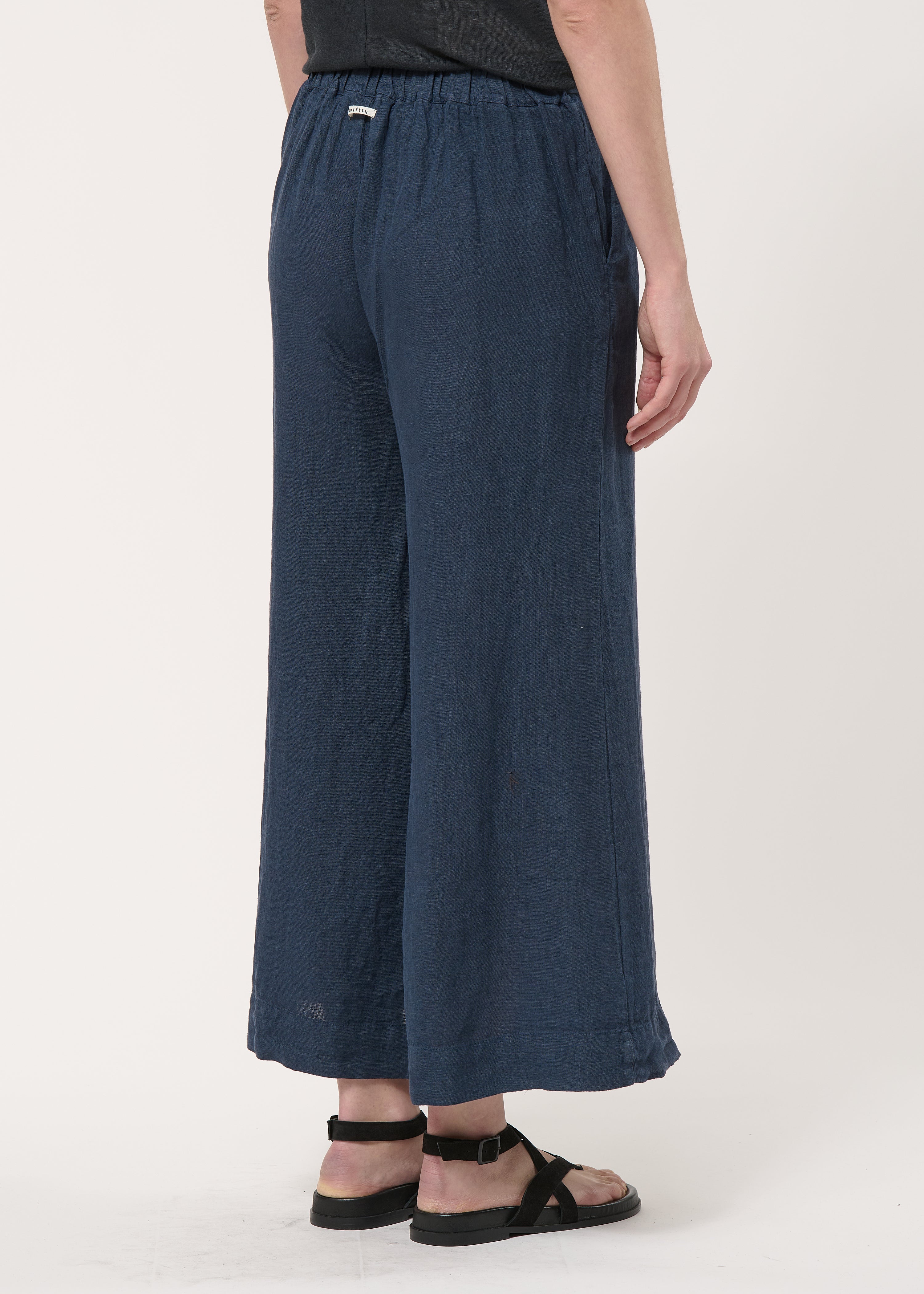 Pantalon cropped bleu en lin - NAVY#couleur_NAVY