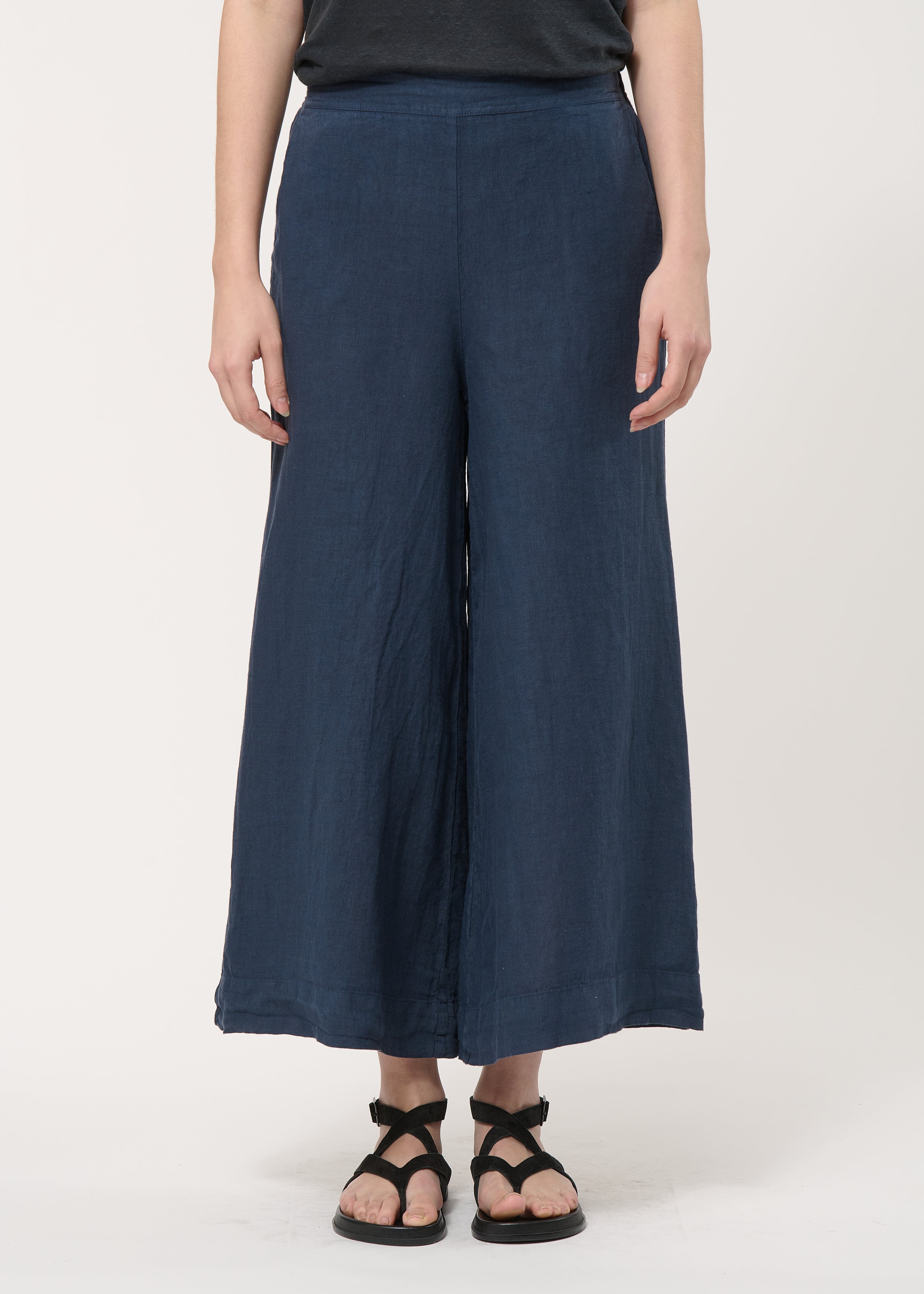 Pantalon cropped bleu en lin - NAVY#couleur_NAVY