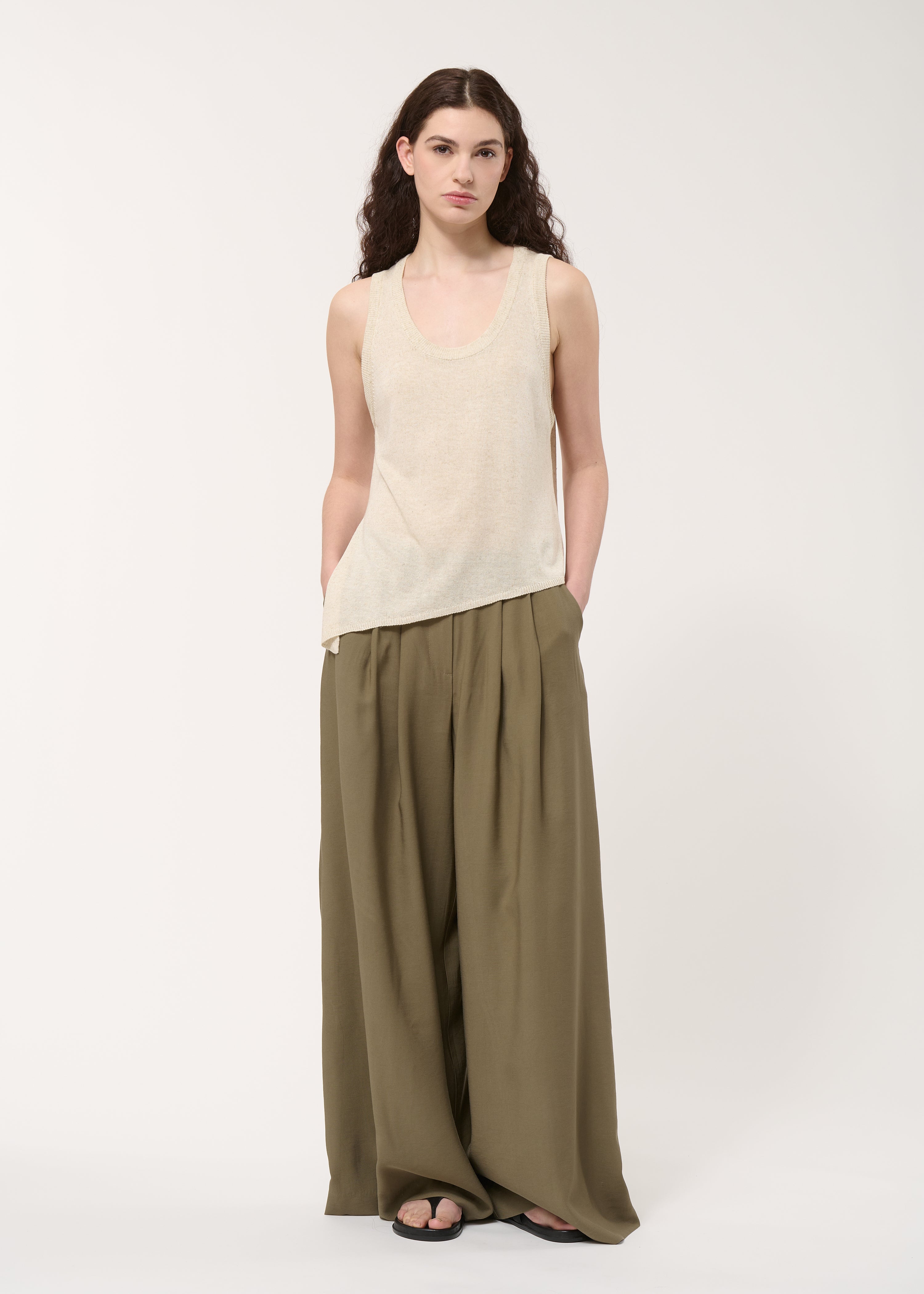Débardeur beige asymétrique en maille - NATUREL#couleur_NATUREL