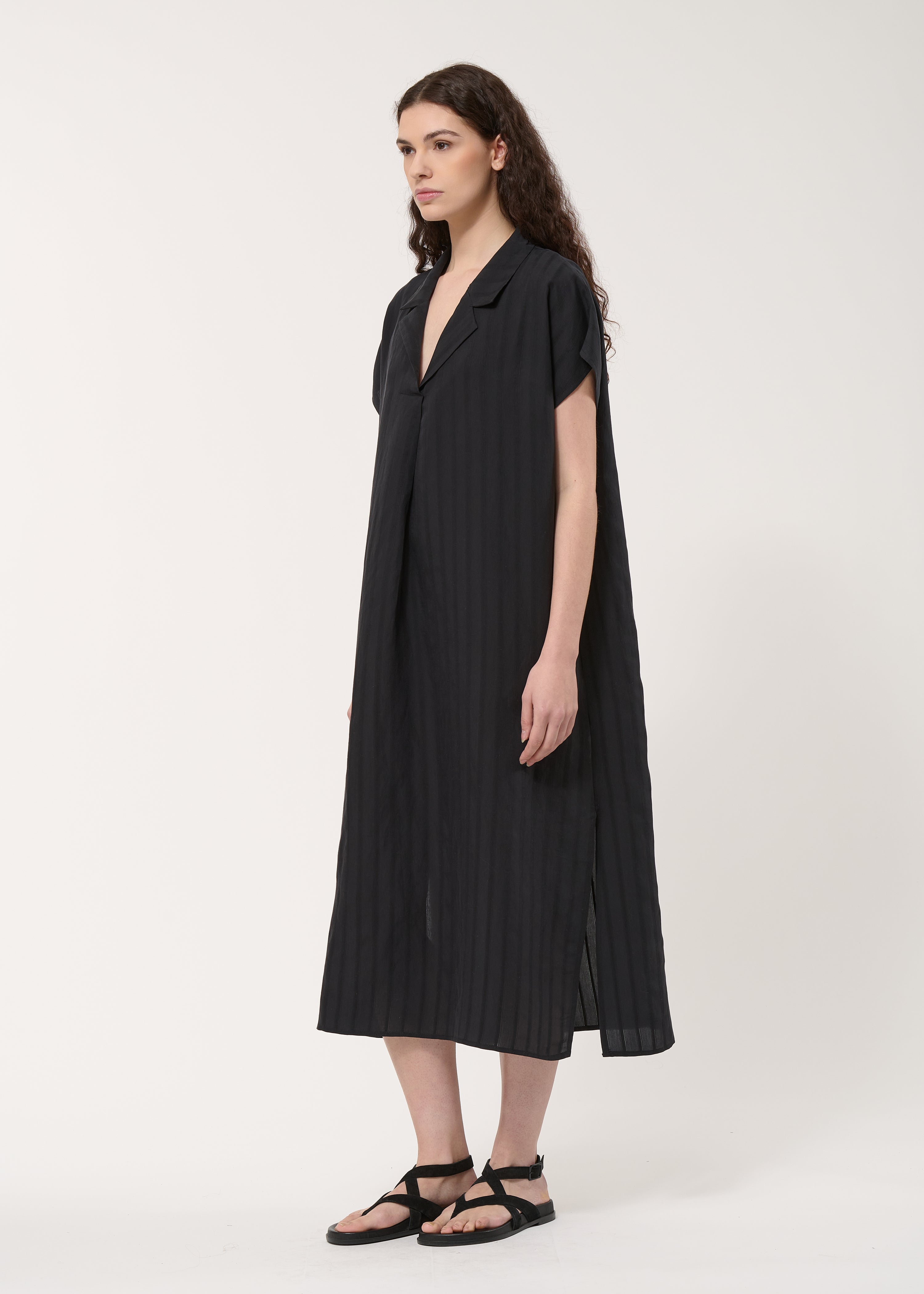 Robe droite noire à rayures texturées - NOIR#couleur_NOIR