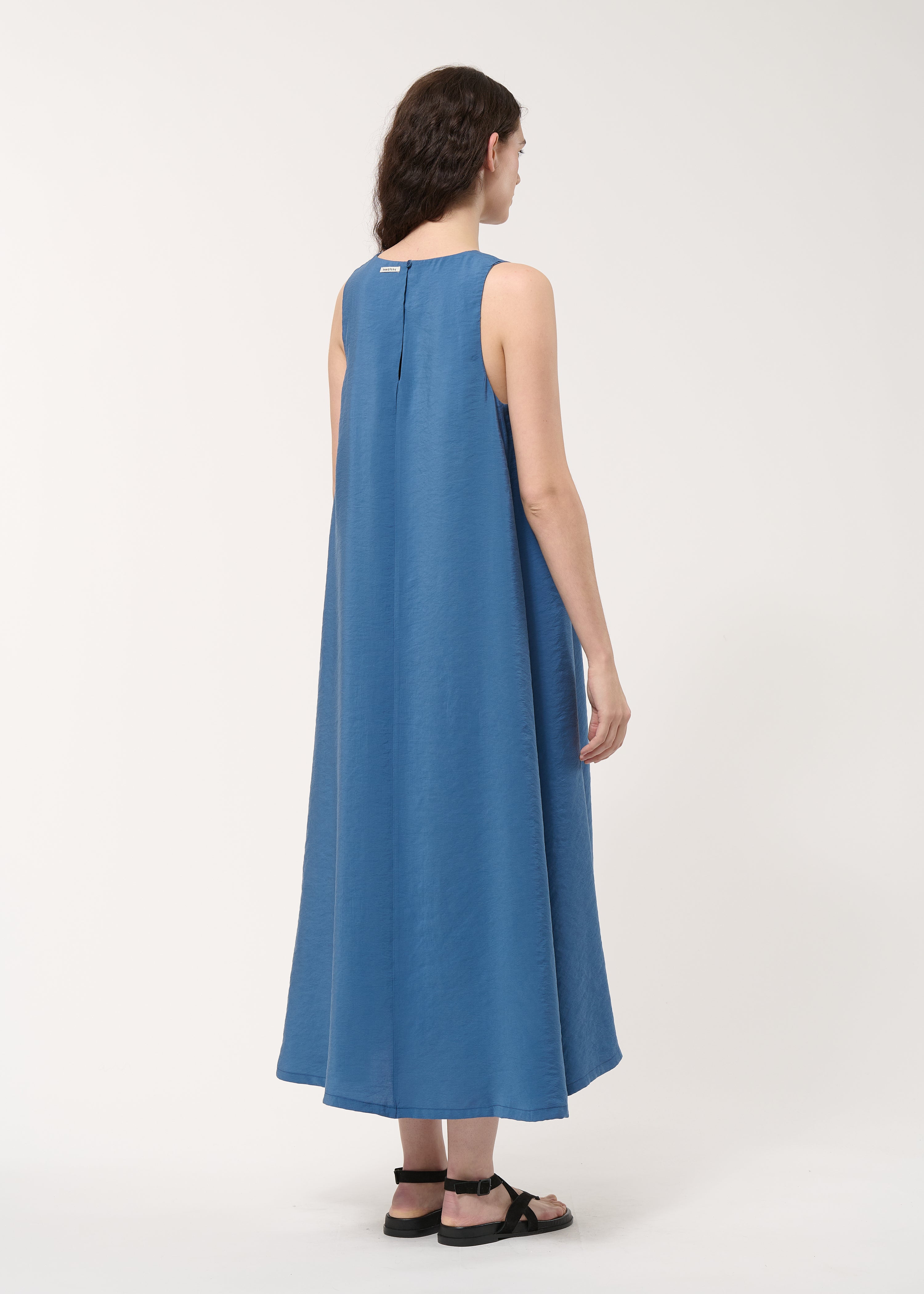 Robe drapée bleue en modal gaufré - DENIM#couleur_DENIM