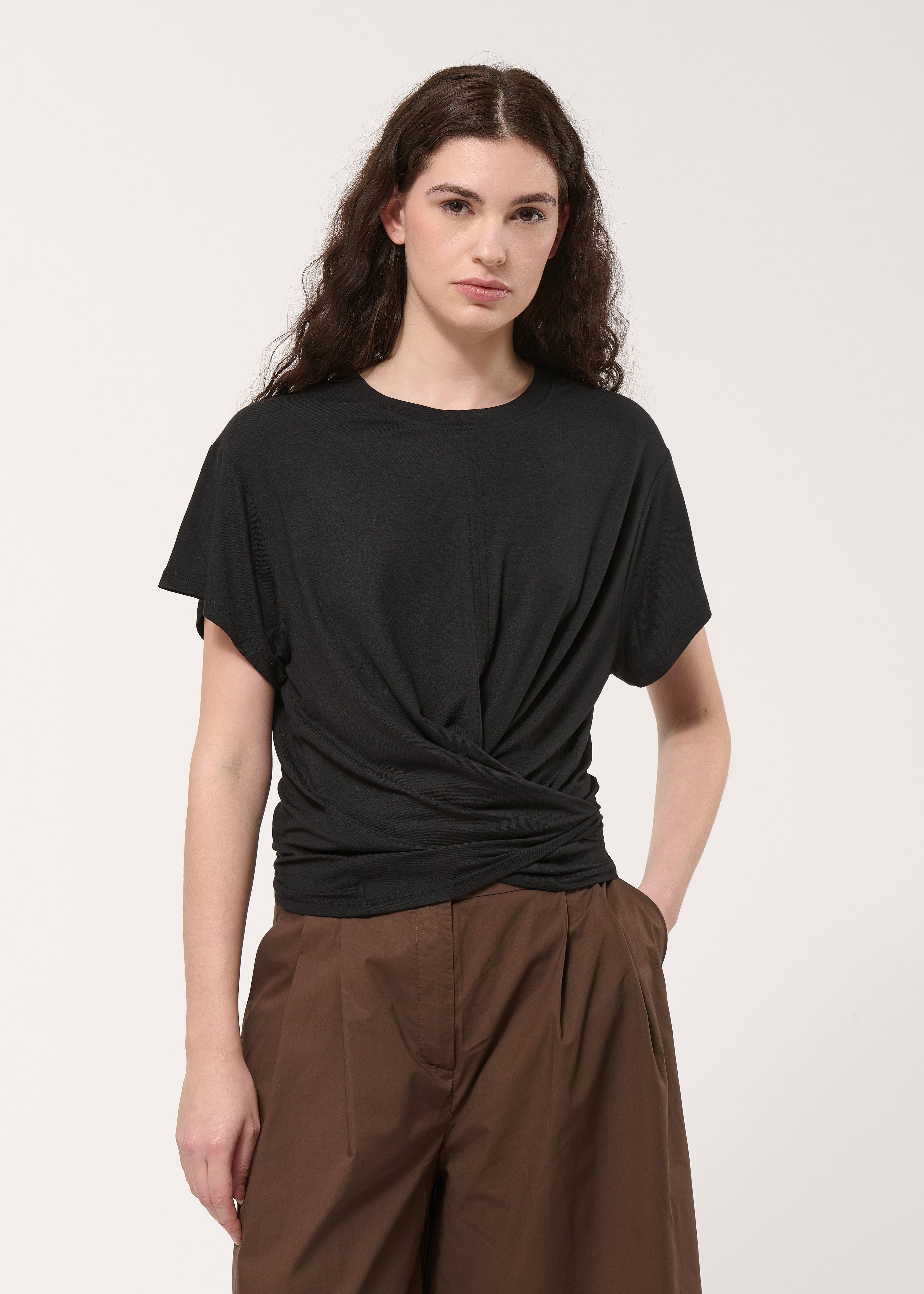 T-shirt drapé noir en jersey ultra soft - NOIR#couleur_NOIR