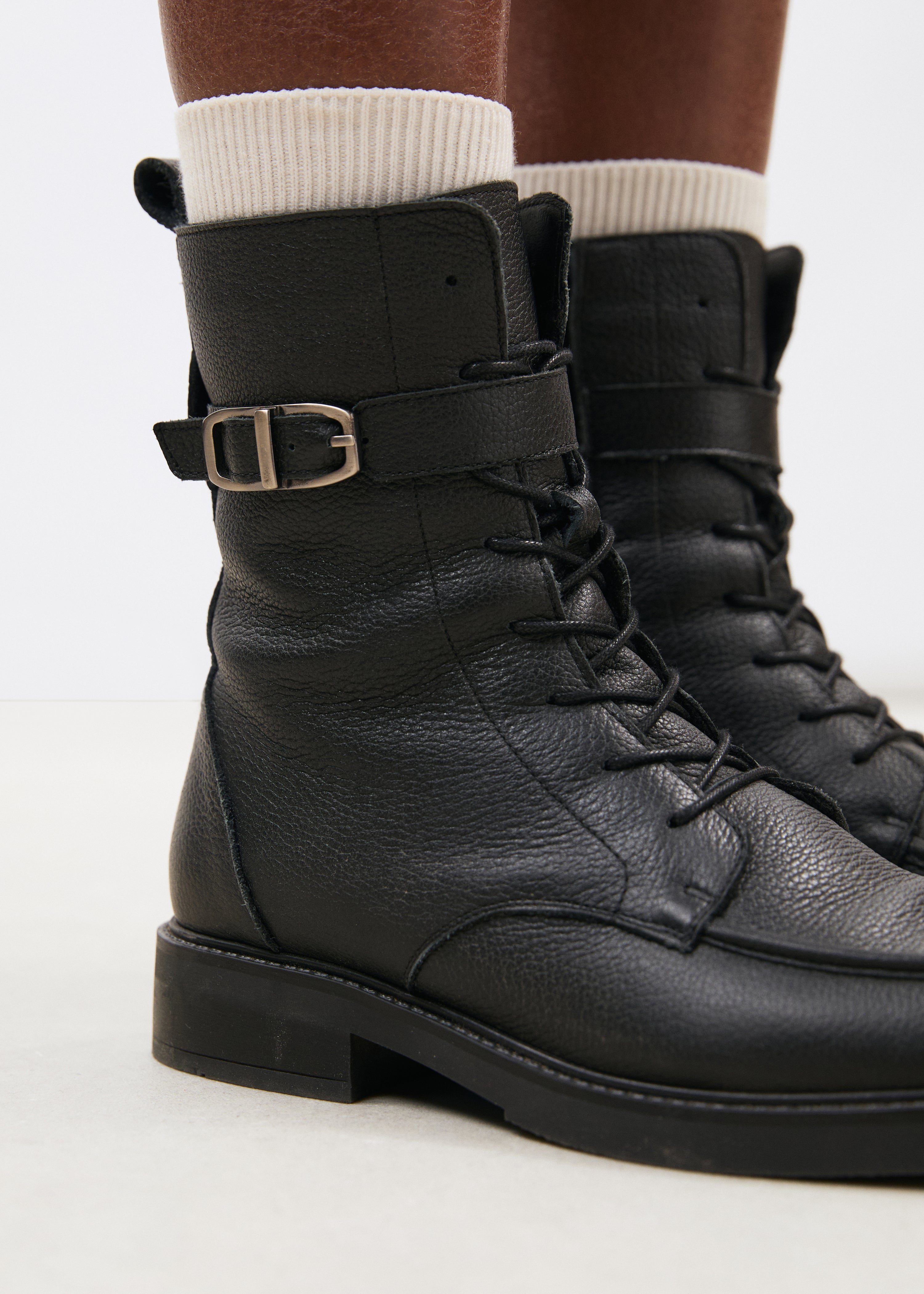 Boots noires en cuir grainé - NOIR#couleur_NOIR