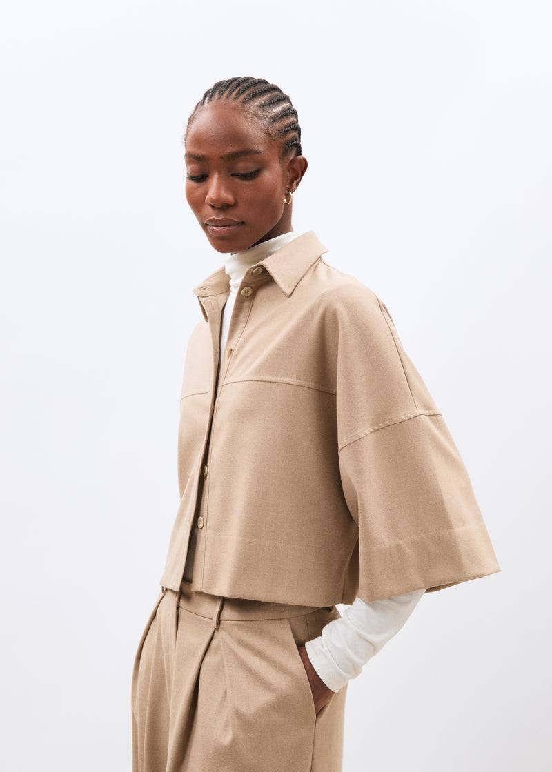 Chemise courte oversize beige en flanelle - SABLE#couleur_SABLE