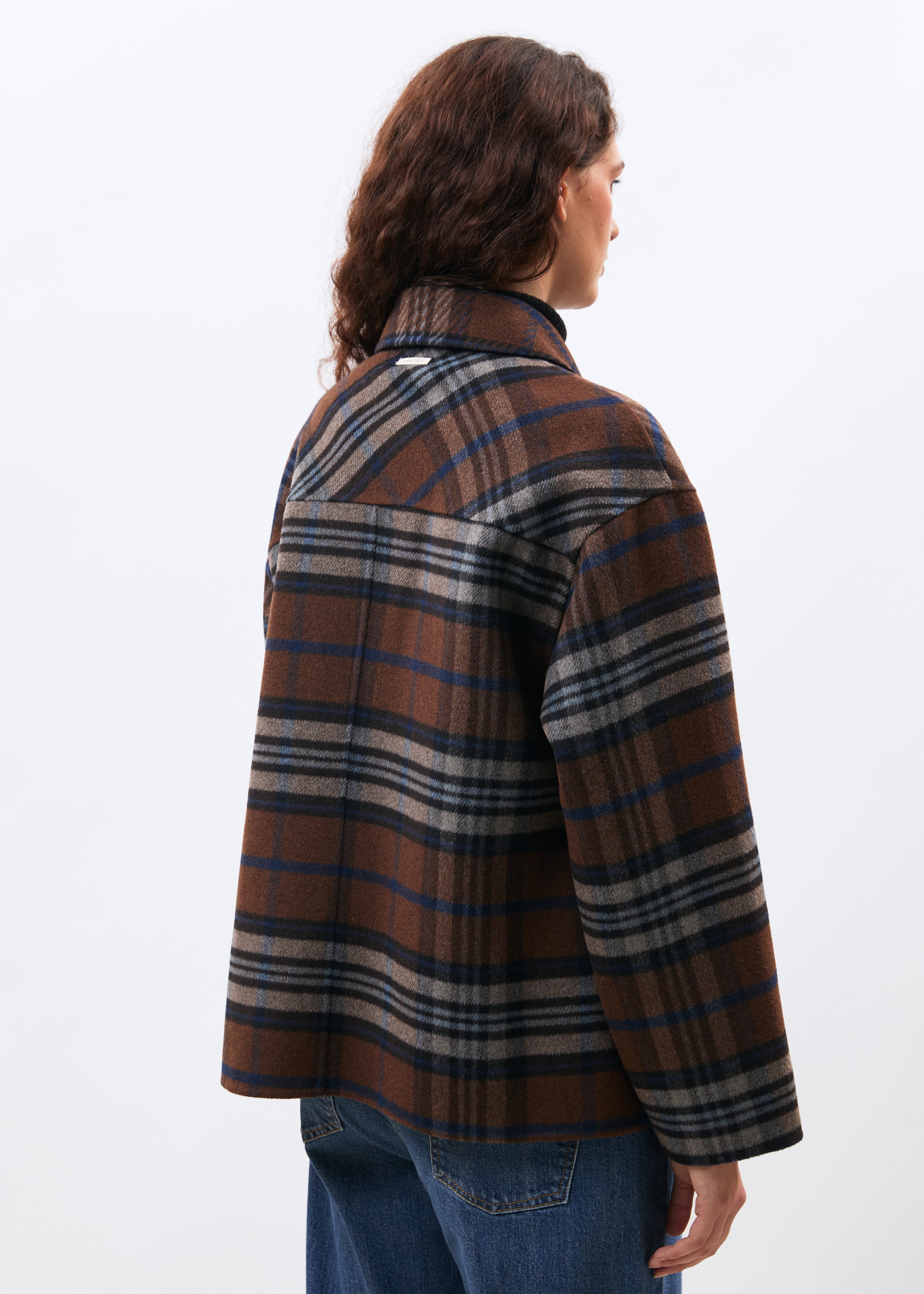 Manteau court marron double face à carreaux - CHOCOLAT#couleur_CHOCOLAT