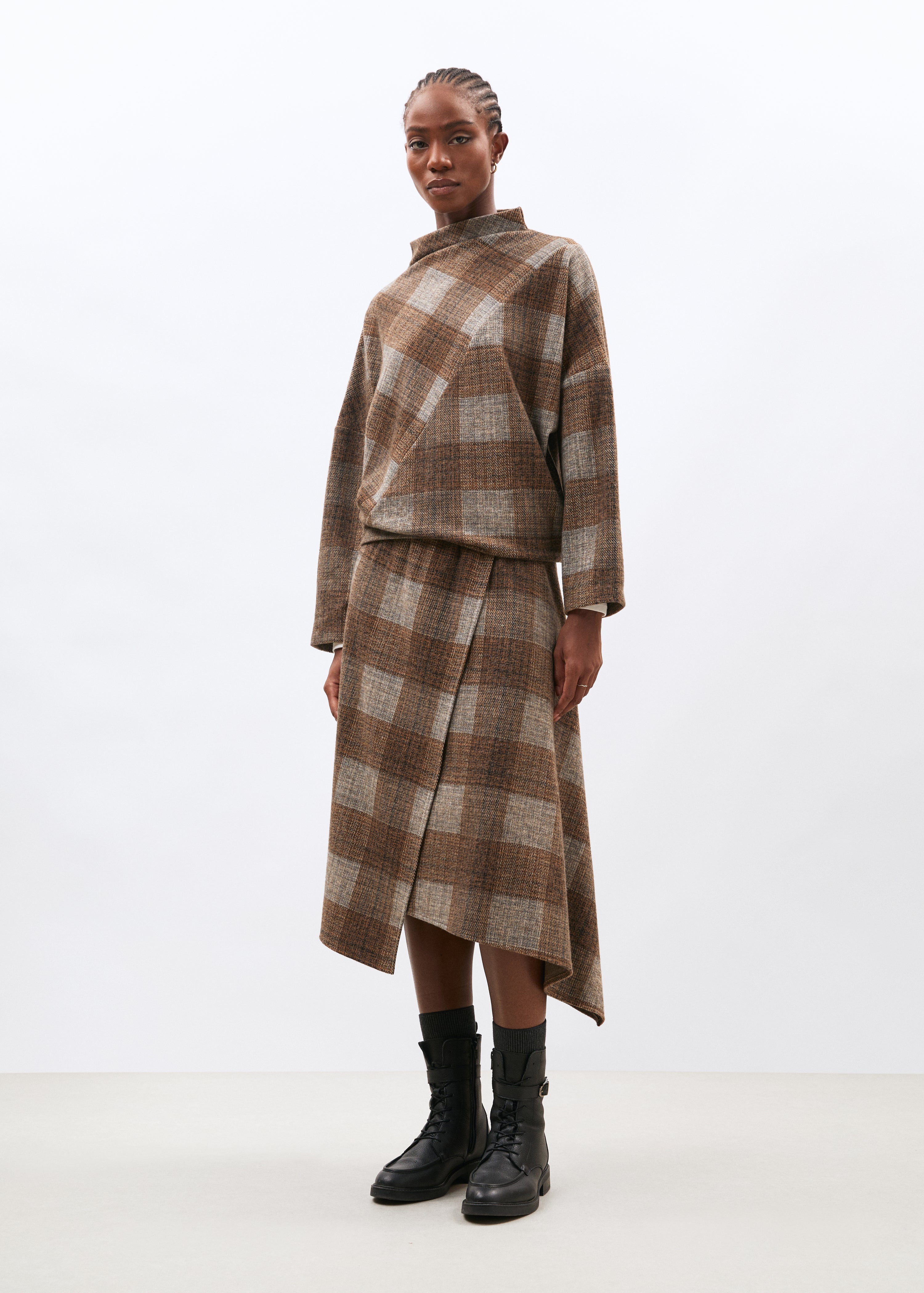 Jupe asymétrique à carreaux marron en jersey - marron#couleur_marron