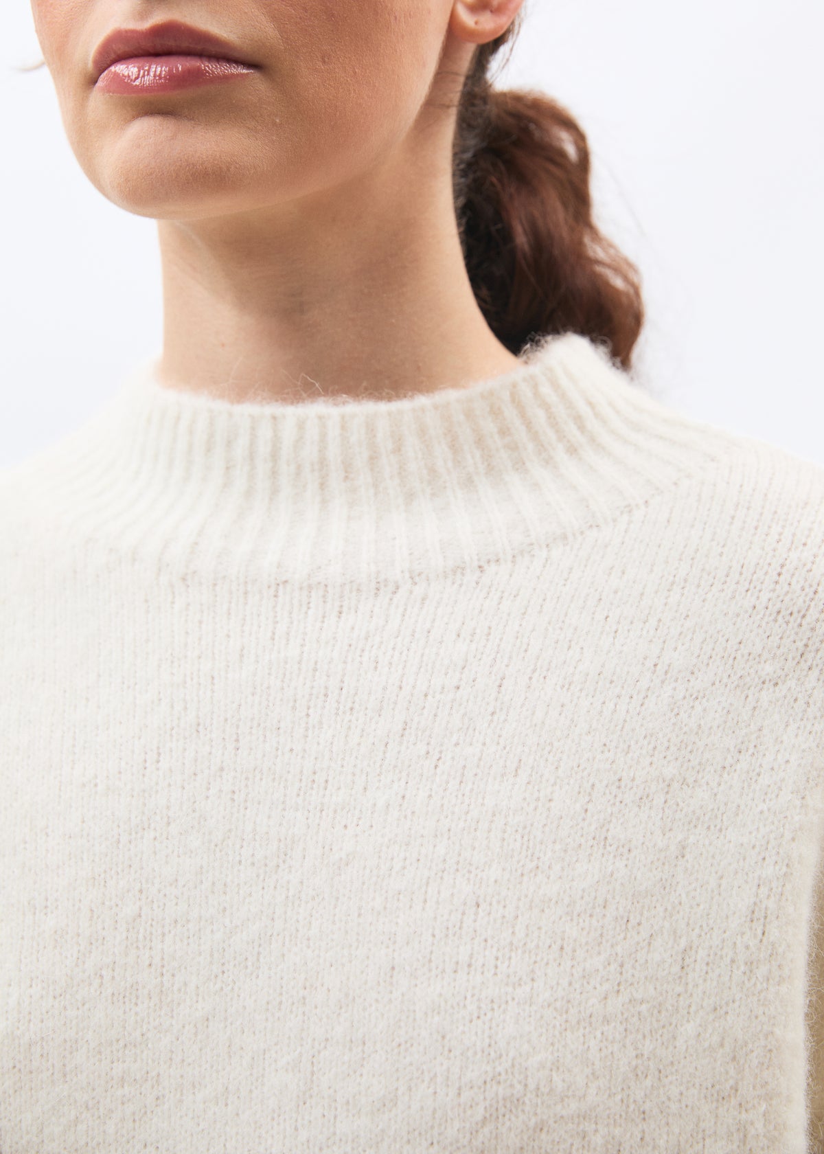 Pull écru à rayures sans manches en maille col montant - OFF WHITE/BEIGE#couleur_OFF WHITE/BEIGE