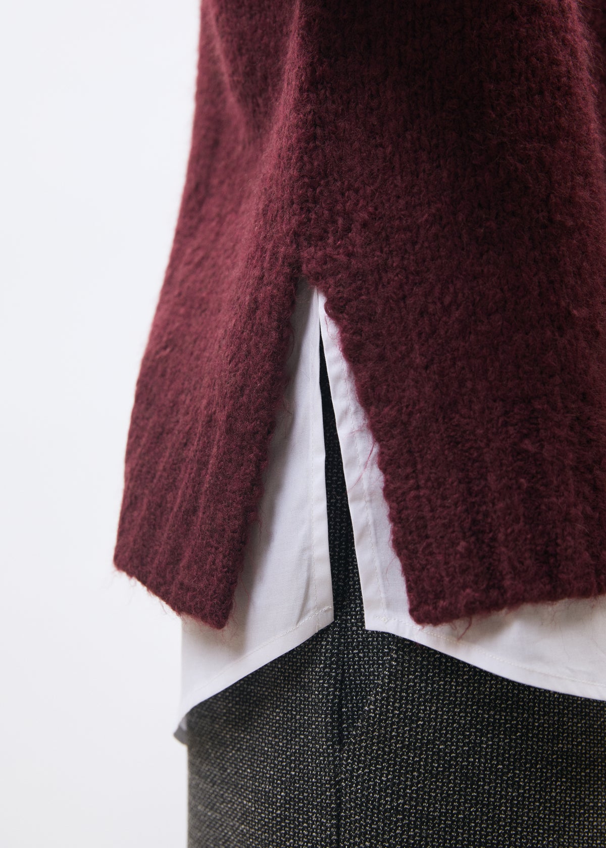 Pull bordeaux sans manches en maille bouclette col V - BORDEAUX#couleur_BORDEAUX