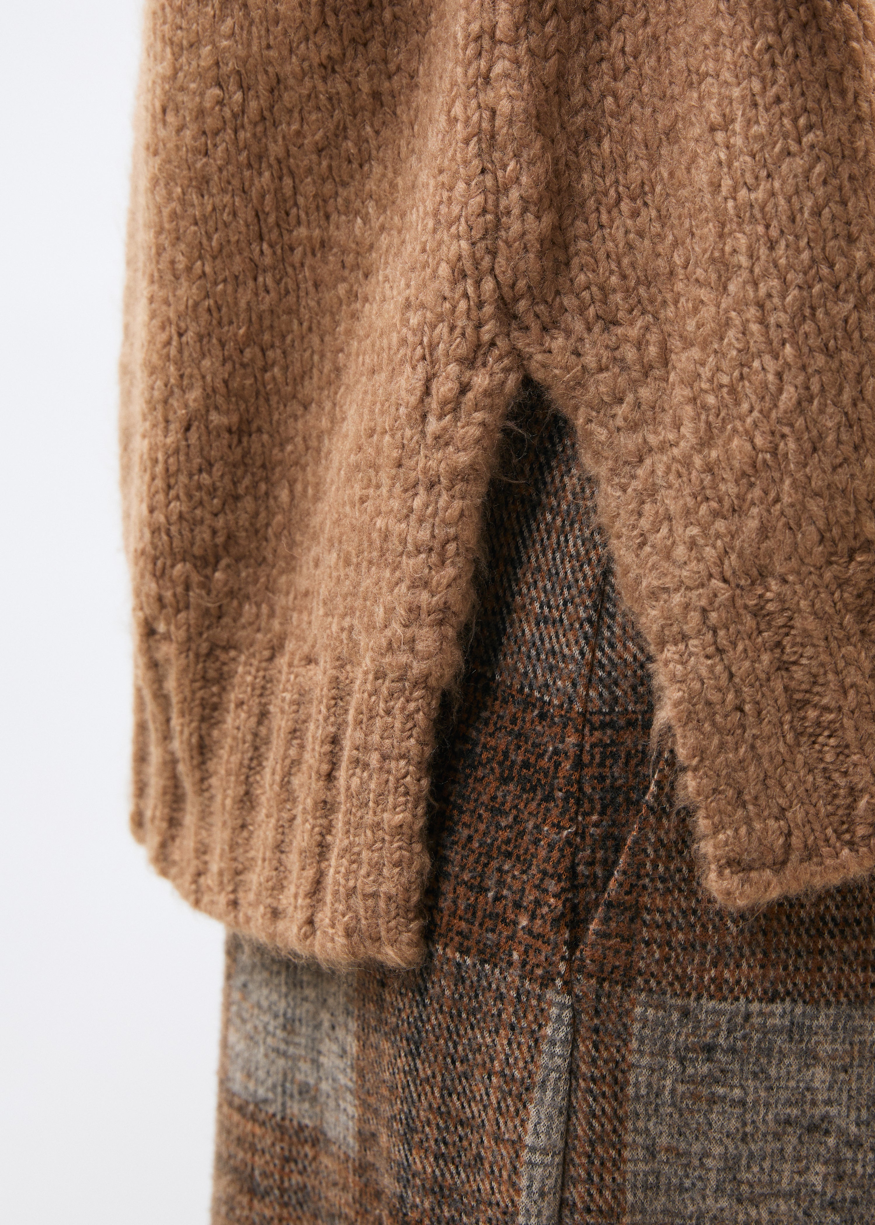 Pull terracotta sans manches en maille bouclette col V - SIENNE#couleur_SIENNE