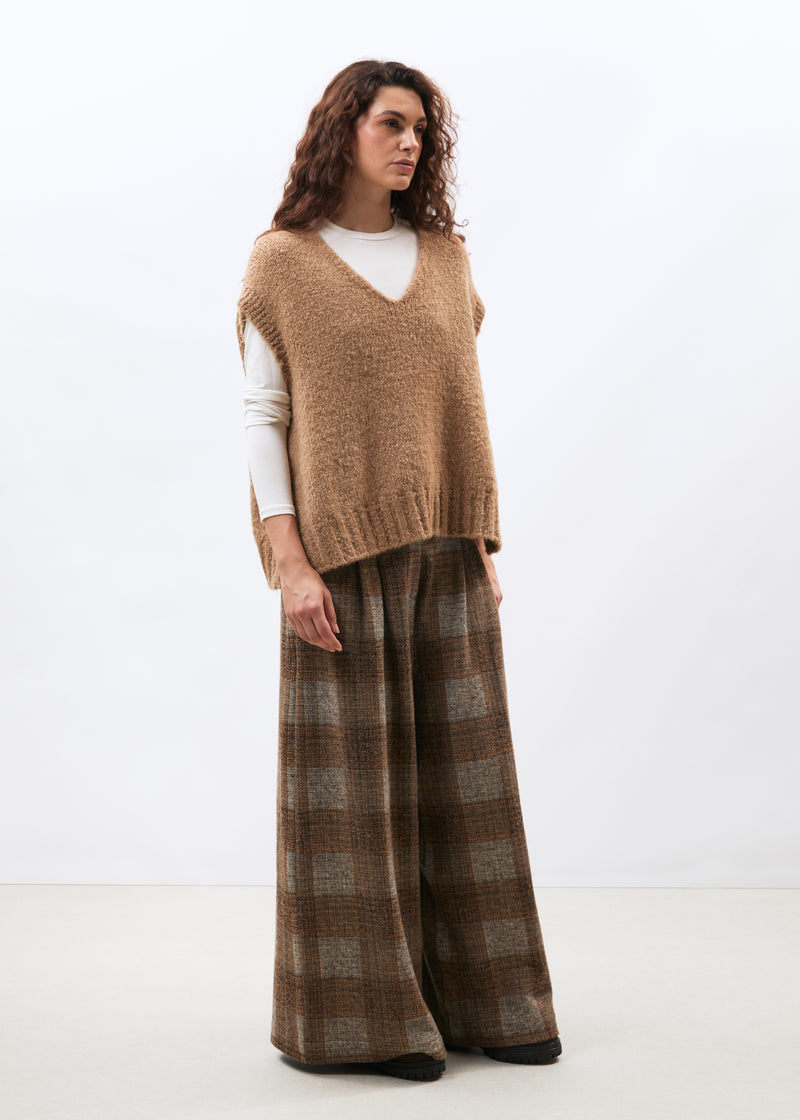 Pull terracotta sans manches en maille bouclette col V - SIENNE#couleur_SIENNE