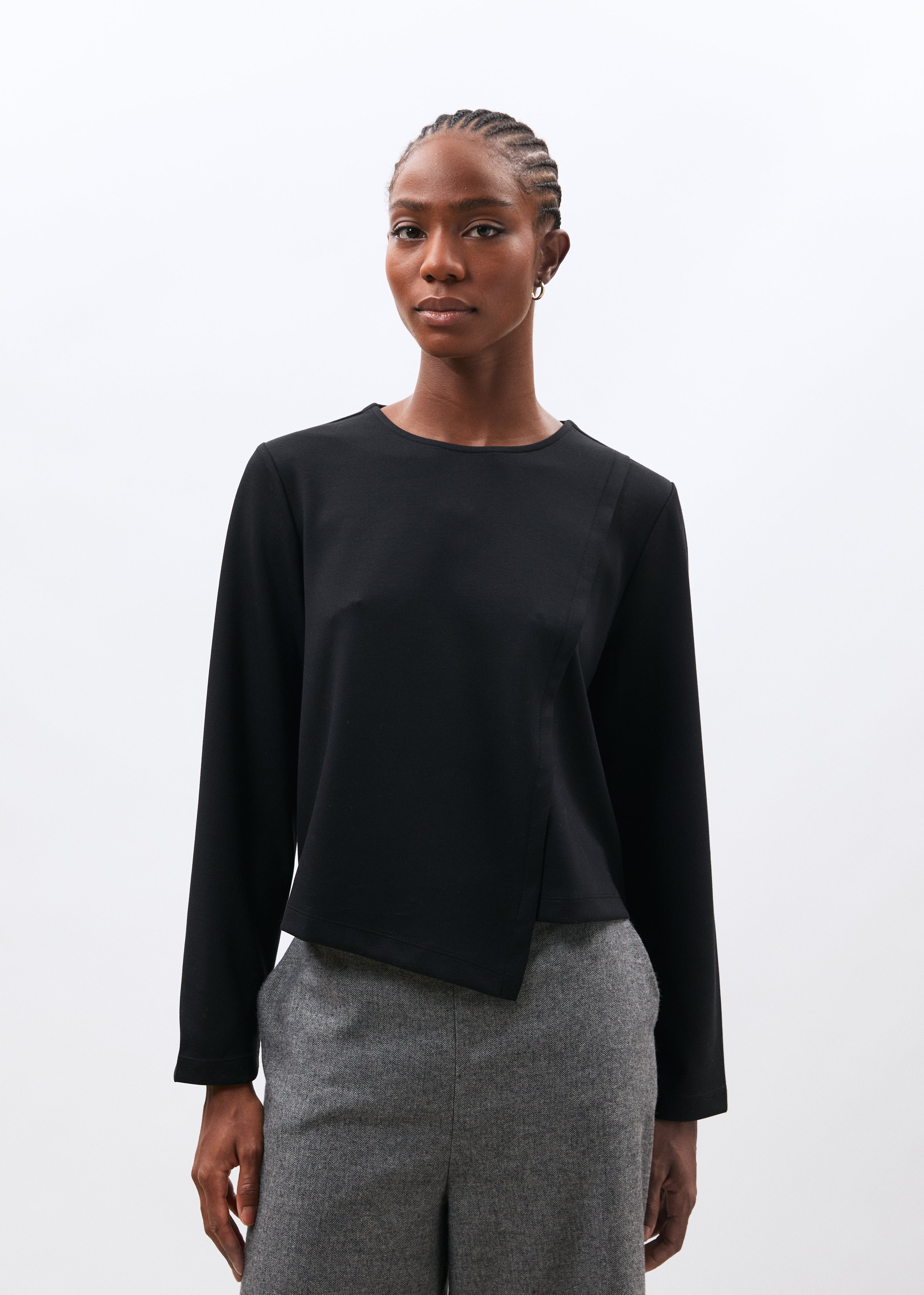 T-shirt noir asymétrique manches longues col rond - NOIR#couleur_NOIR