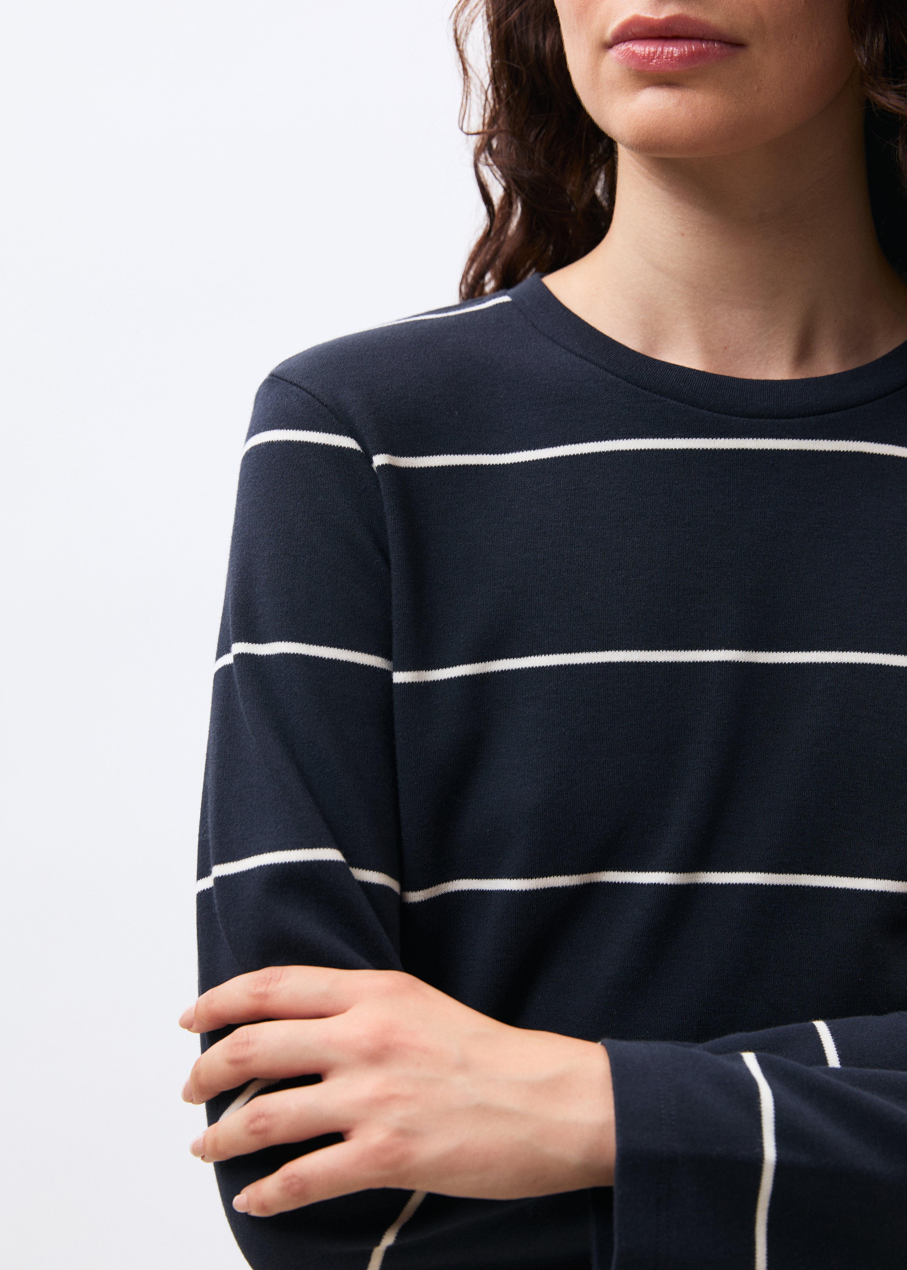 T-shirt blanc et bleu marine en jersey rayé manches longues - BLANC/MARINE#couleur_BLANC/MARINE