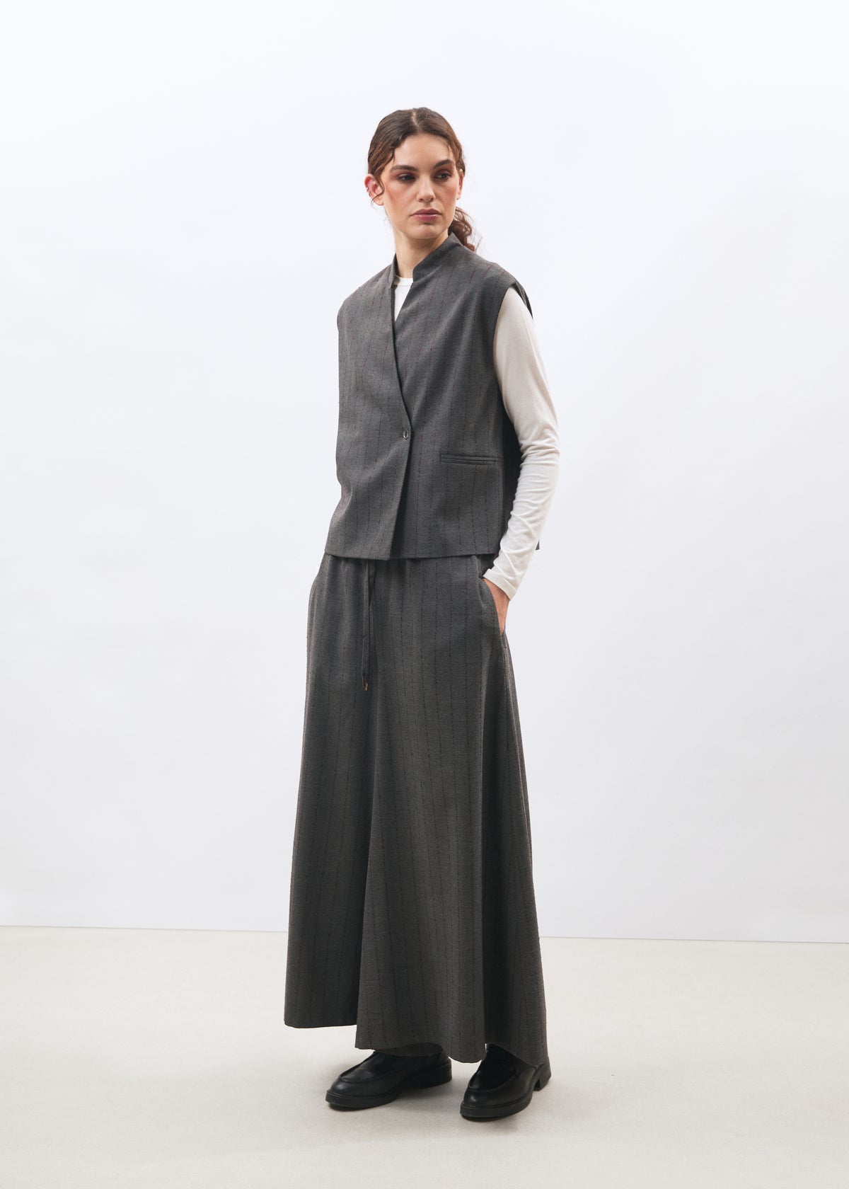 Veste sans manches gris et bordeaux en flanelle rayée - ANTHRACITE/BORDEAUX#couleur_ANTHRACITE/BORDEAUX